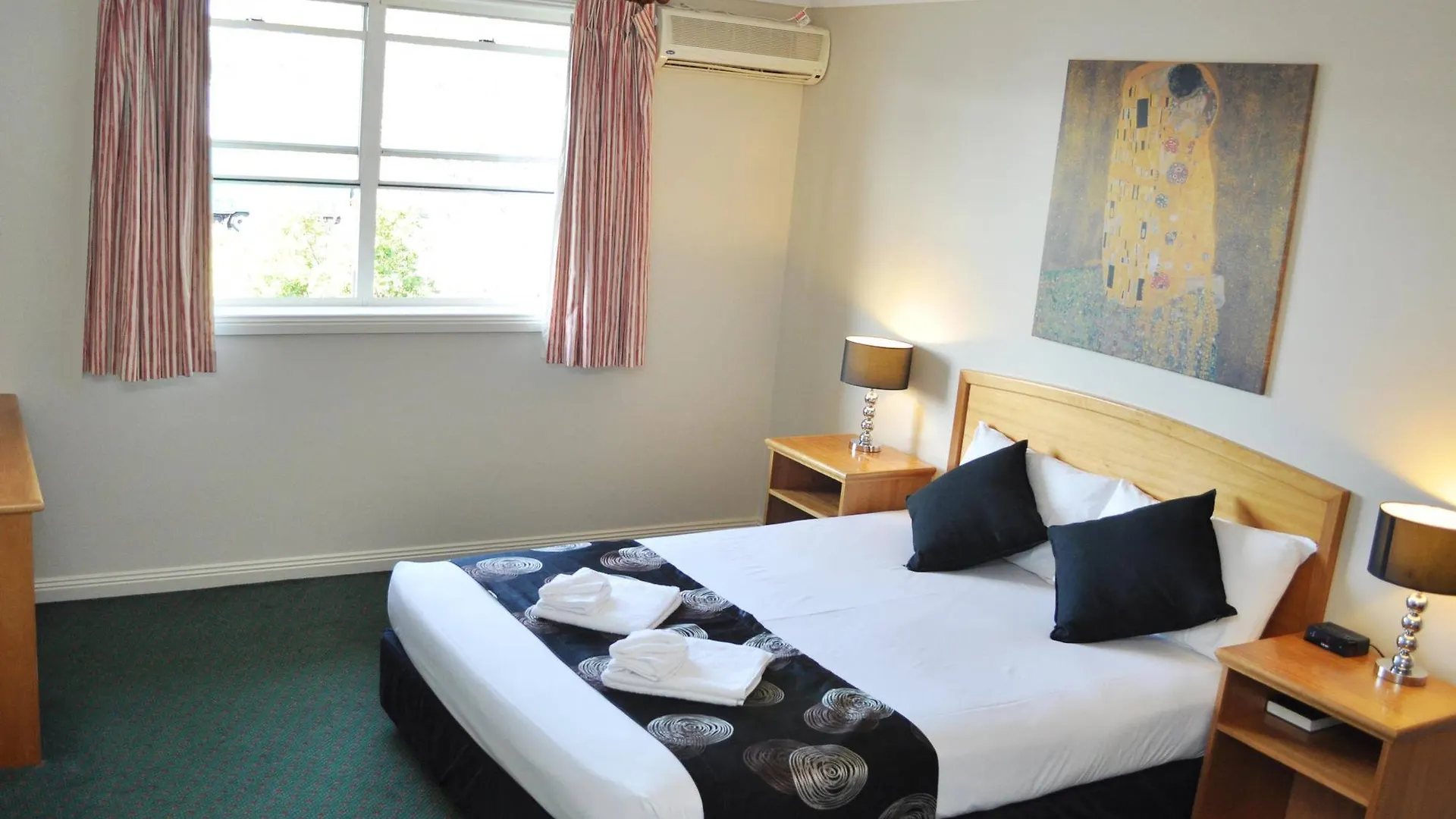 ***  Meadowbrook Hotel Brisbane Loganlea Australia