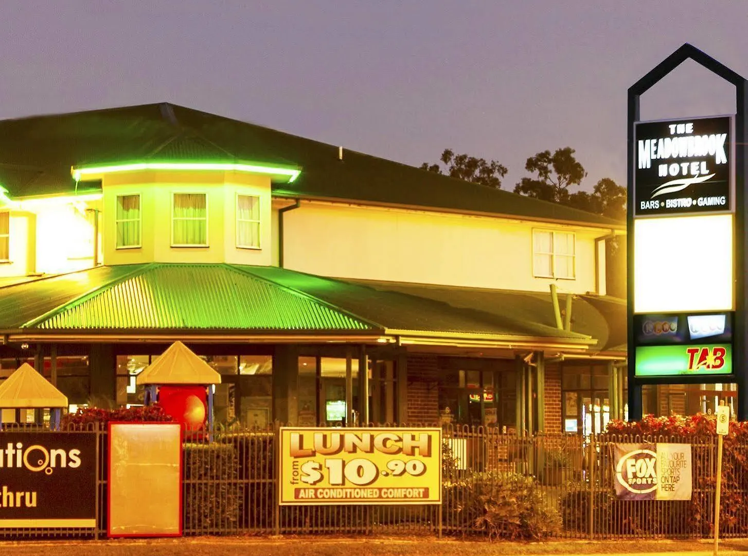Meadowbrook Hotel Brisbane Loganlea 3*,  Australia